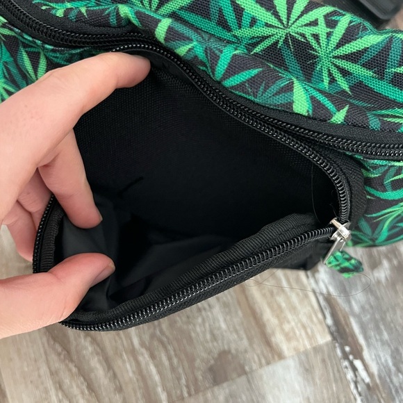 Green Leaf Patterned Fanny Pack - Picture 3 of 4
